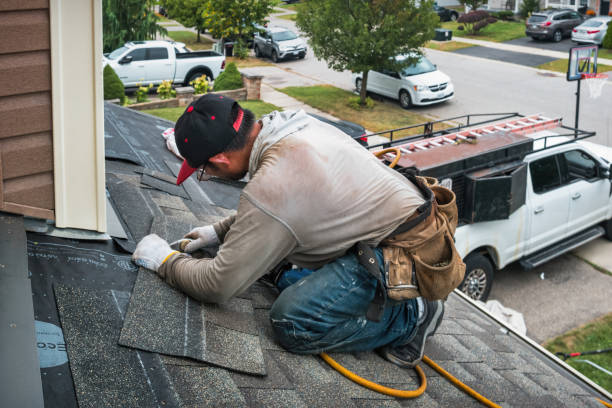 Professional Roofing technician working in Saint David, IL